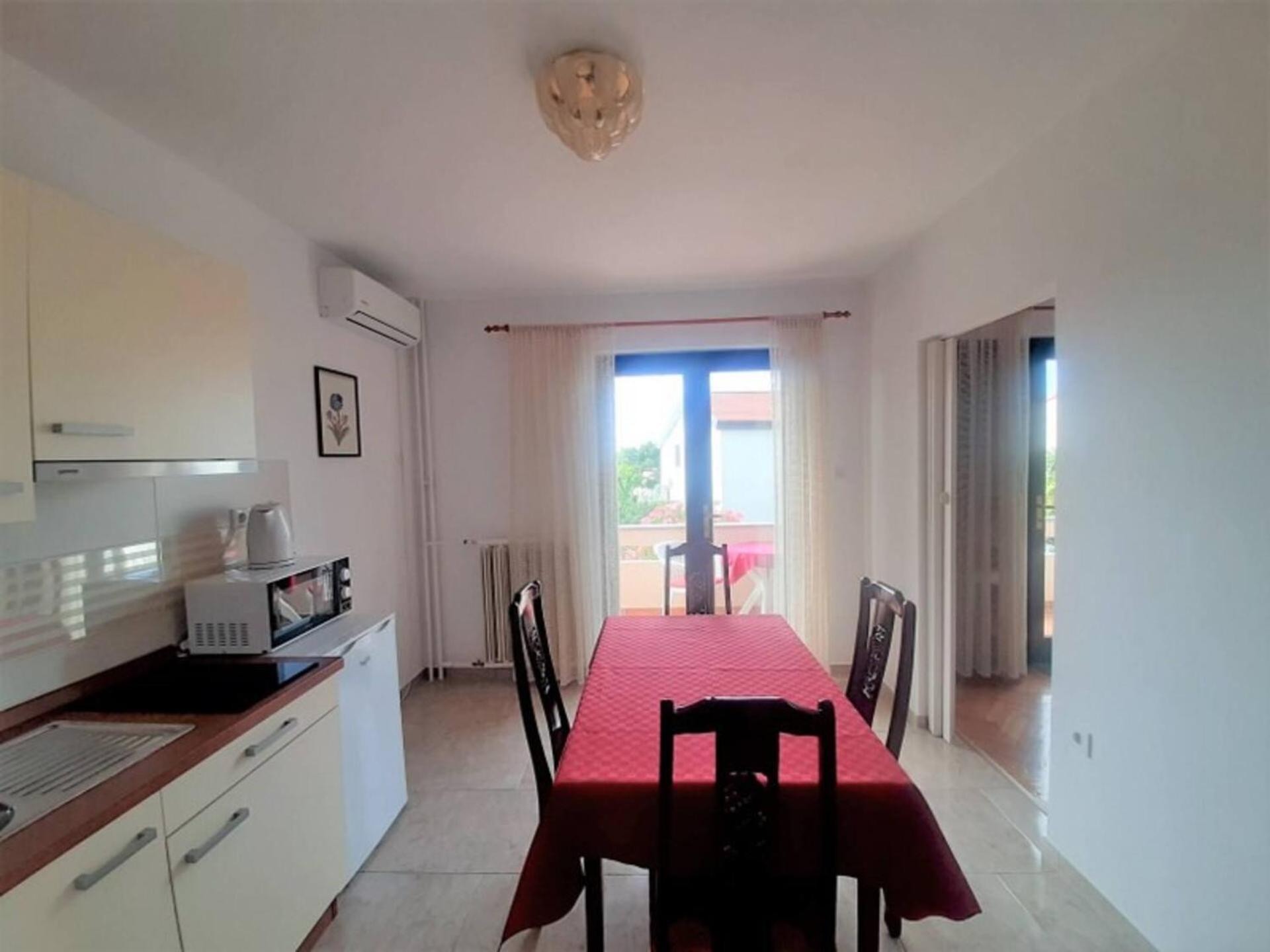 Guest House Helena Close To Beach 크르크 외부 사진