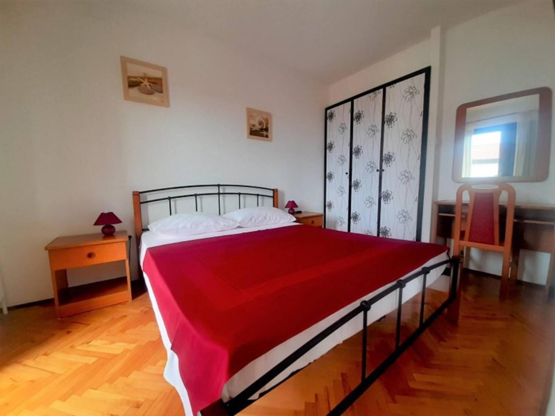 Guest House Helena Close To Beach 크르크 외부 사진