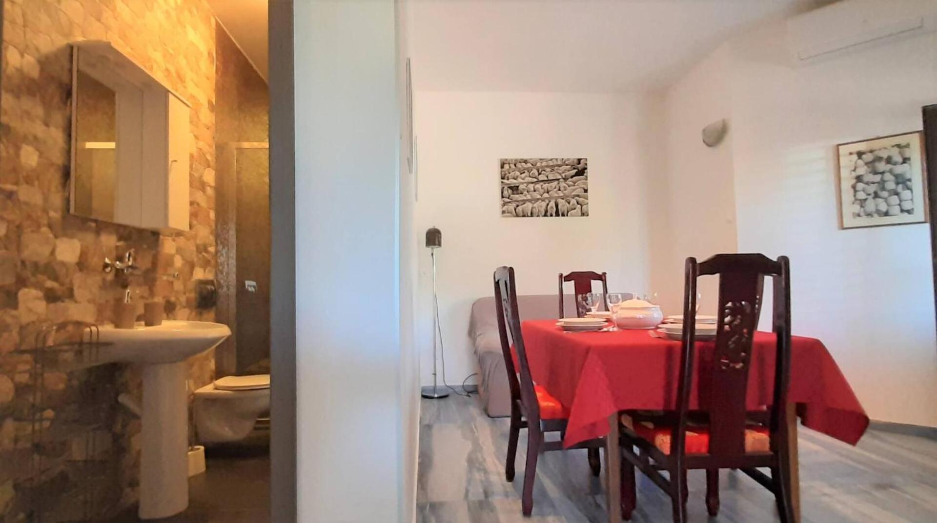Guest House Helena Close To Beach 크르크 외부 사진